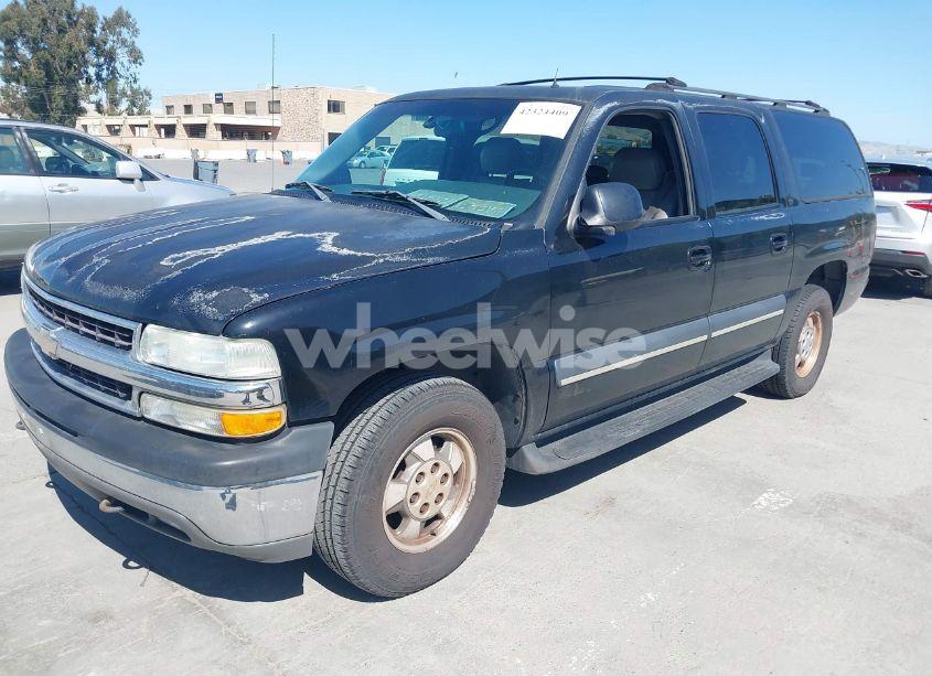 Photo 2 of 2002 Chevrolet Suburban 1500 LT (VIN 1GNEC16T02J249102)