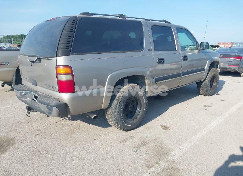 Photo 4 of 2001 Chevrolet Suburban 1500 LS (VIN 1GNEC16T31J212804)
