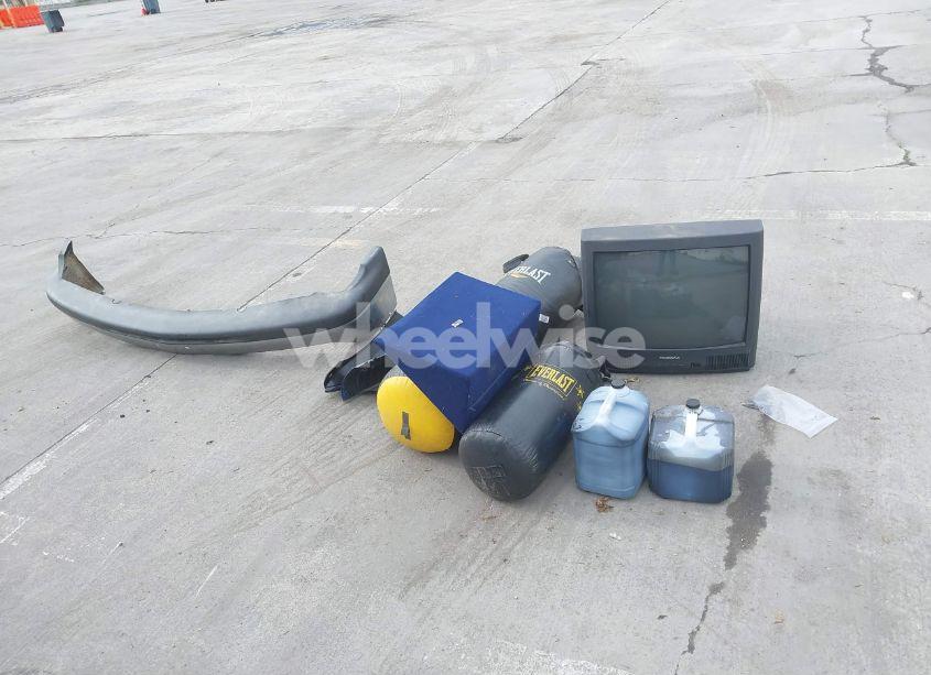 Photo 12 of 2002 Chevrolet Suburban 1500 LS (VIN 1GNEC16T72J325186)