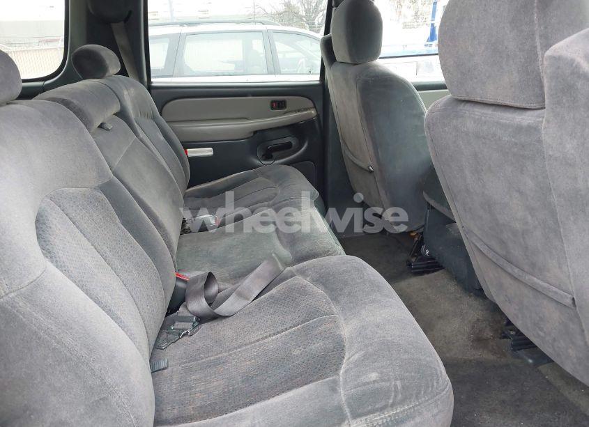 Photo 8 of 2002 Chevrolet Suburban 1500 LS (VIN 1GNEC16T72J325186)