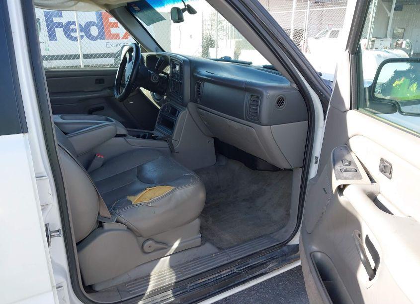 Photo 5 of 2004 Chevrolet Suburban 1500 LS (VIN 1GNEC16T74R251563)