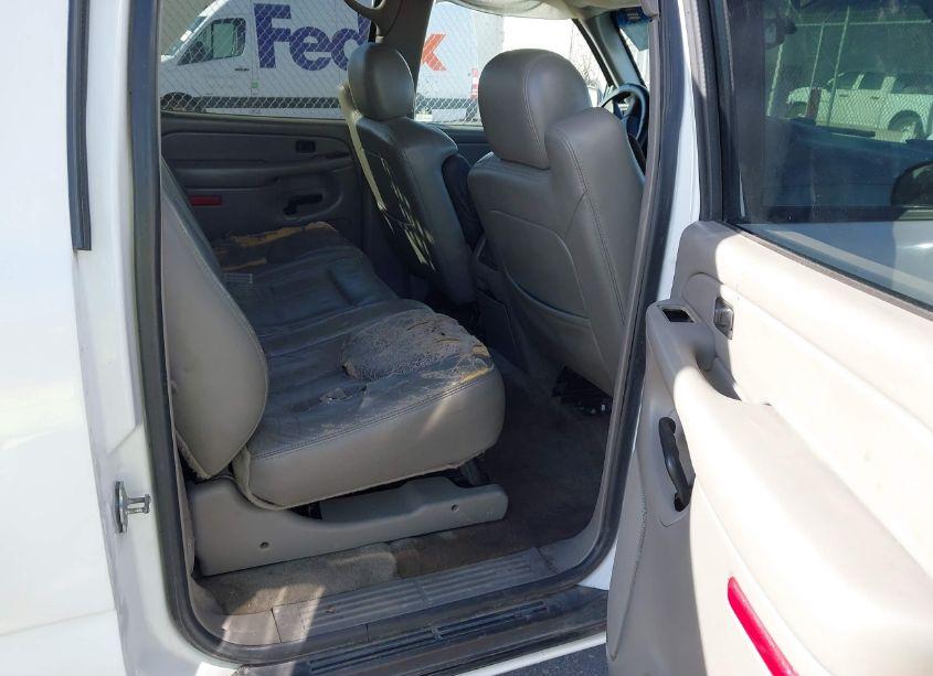 Photo 8 of 2004 Chevrolet Suburban 1500 LS (VIN 1GNEC16T74R251563)