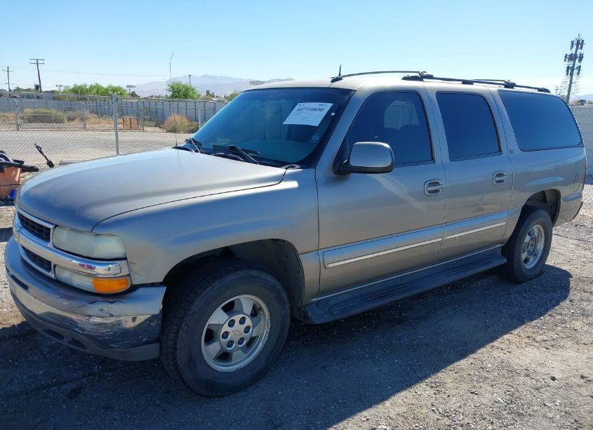 Photo 2 of 2002 Chevrolet Suburban 1500 LT (VIN 1GNEC16T82J282008)