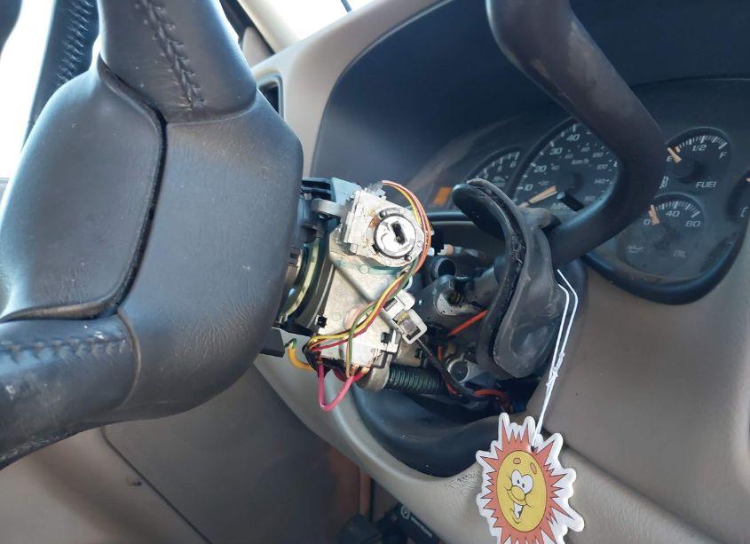 Photo 6 of 2002 Chevrolet Suburban 1500 LT (VIN 1GNEC16T82J282008)