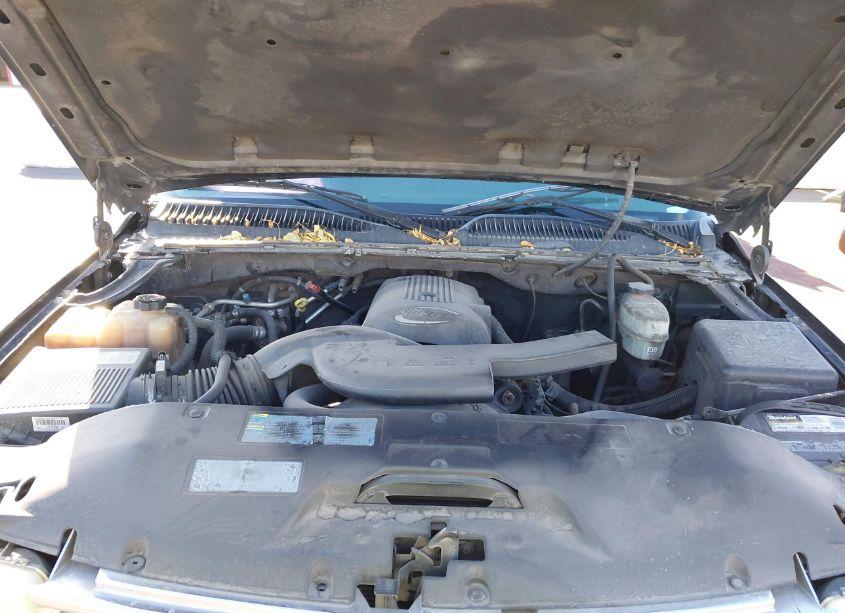 Photo 10 of 2004 Chevrolet Suburban 1500 LS (VIN 1GNEC16TX4J127043)