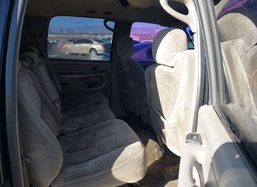 Photo 8 of 2004 Chevrolet Suburban 1500 LS (VIN 1GNEC16TX4J127043)