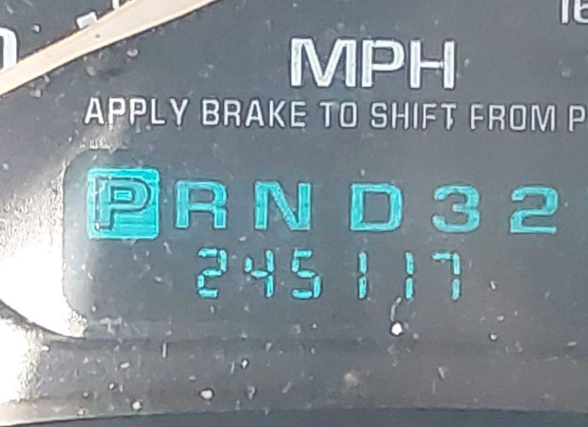 Photo 12 of 2002 Chevrolet Suburban 1500 LT (VIN 1GNEC16Z02J206349)