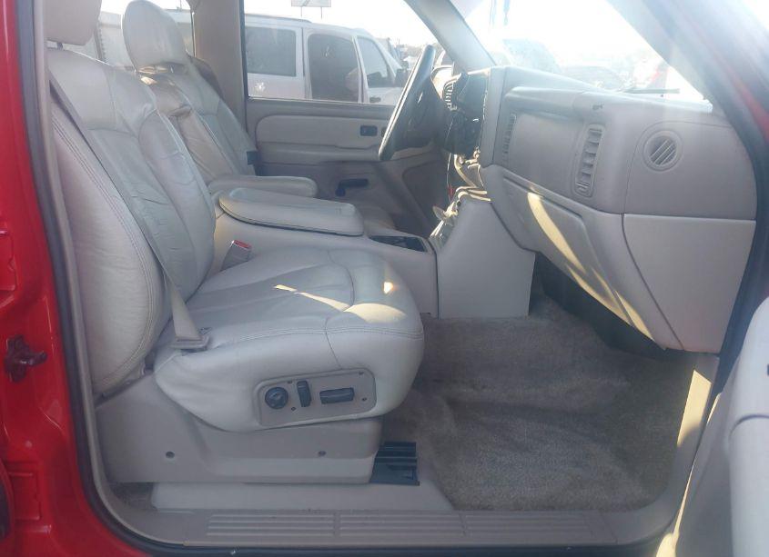 Photo 5 of 2002 Chevrolet Suburban 1500 LT (VIN 1GNEC16Z02J206349)