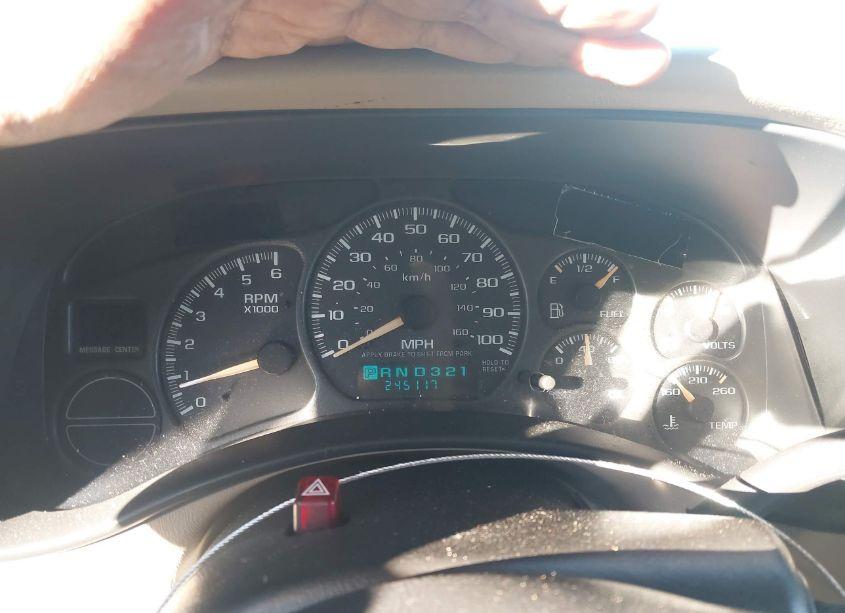 Photo 7 of 2002 Chevrolet Suburban 1500 LT (VIN 1GNEC16Z02J206349)