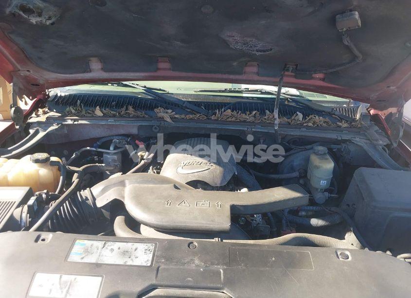 Photo 10 of 2002 Chevrolet Suburban 1500 LT (VIN 1GNEC16Z02J229078)