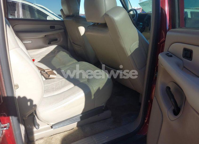 Photo 8 of 2002 Chevrolet Suburban 1500 LT (VIN 1GNEC16Z02J229078)