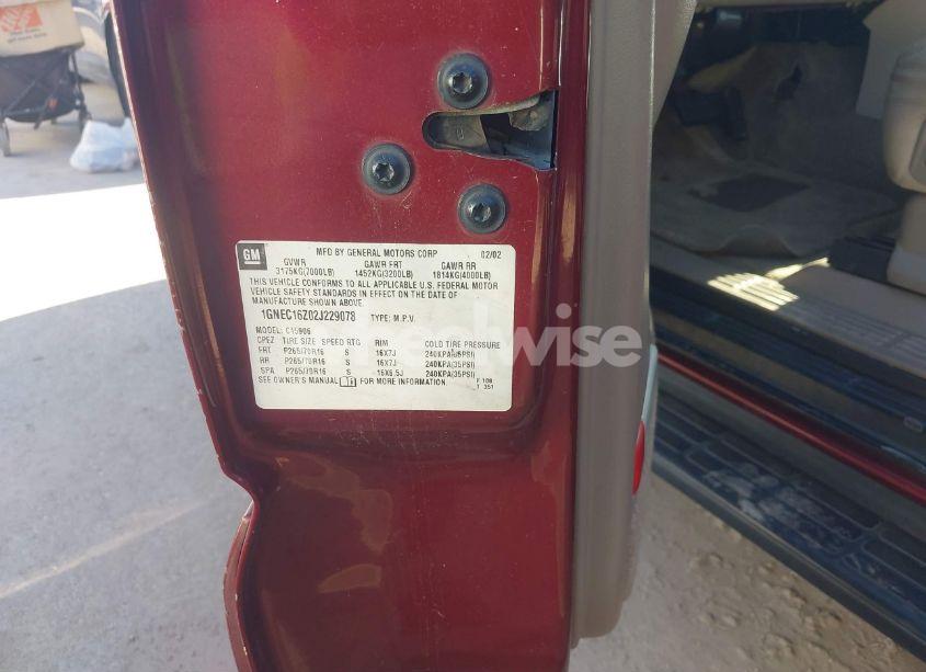 Photo 9 of 2002 Chevrolet Suburban 1500 LT (VIN 1GNEC16Z02J229078)