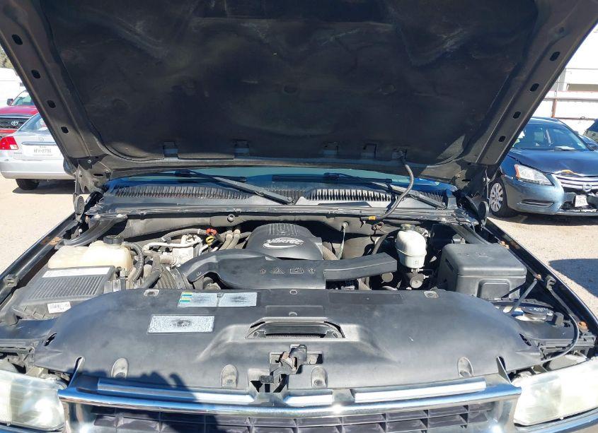 Photo 10 of 2005 Chevrolet Suburban 1500 LT (VIN 1GNEC16Z05R153125)