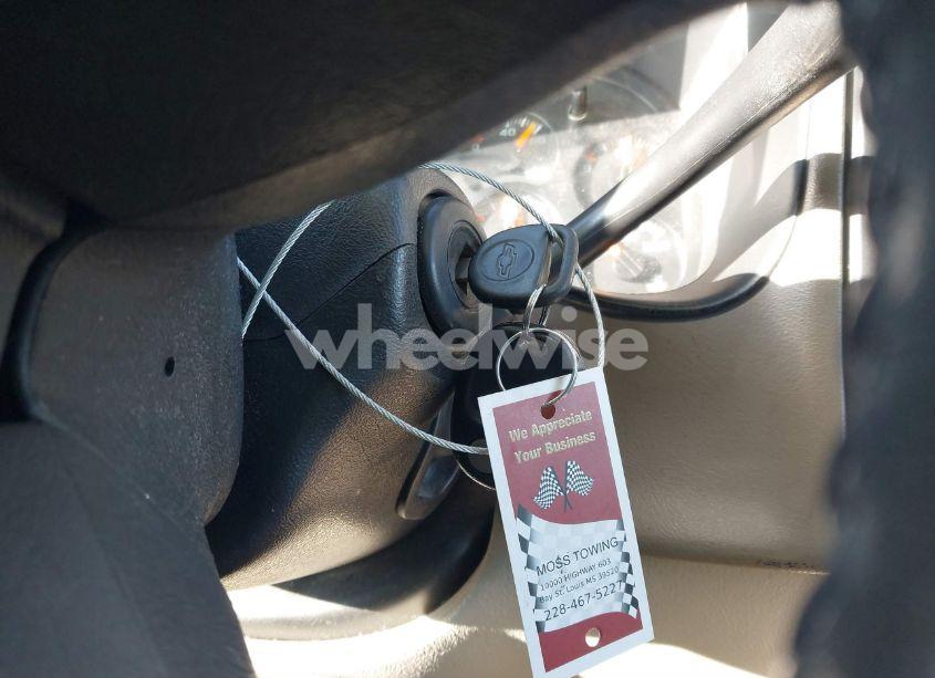 Photo 11 of 2006 Chevrolet Suburban 1500 LS (VIN 1GNEC16Z06J110811)