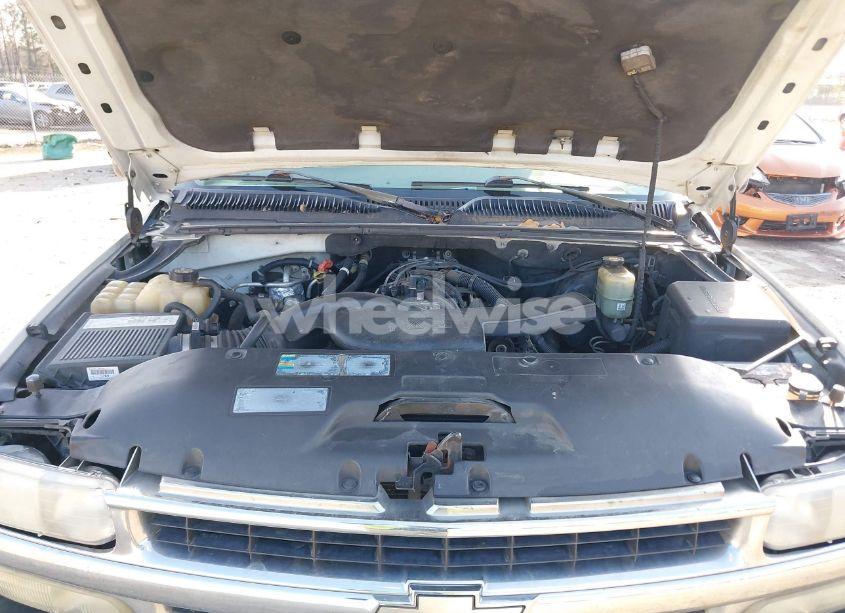 Photo 10 of 2002 Chevrolet Suburban 1500 LS (VIN 1GNEC16Z12J190324)