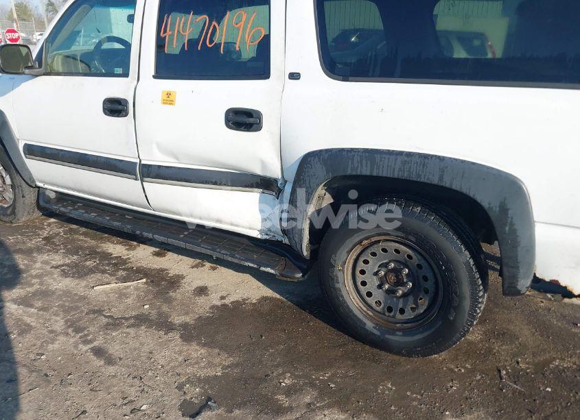 Photo 6 of 2002 Chevrolet Suburban 1500 LS (VIN 1GNEC16Z12J190324)