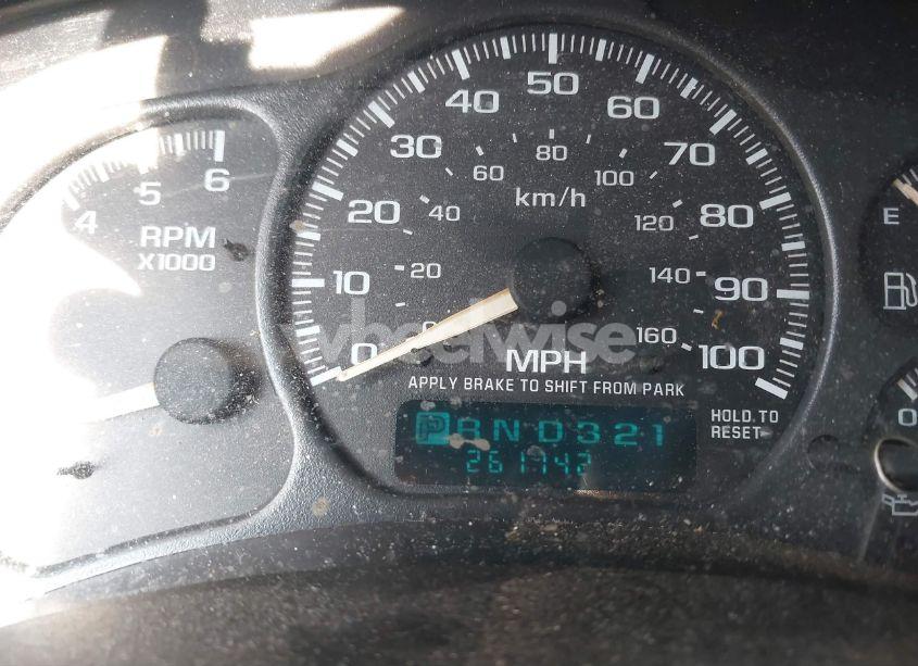 Photo 7 of 2002 Chevrolet Suburban 1500 LS (VIN 1GNEC16Z12J190324)