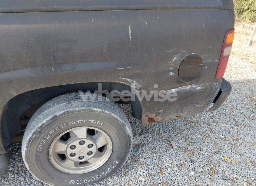 Photo 13 of 2003 Chevrolet Suburban 1500 LT (VIN 1GNEC16Z13J216552)