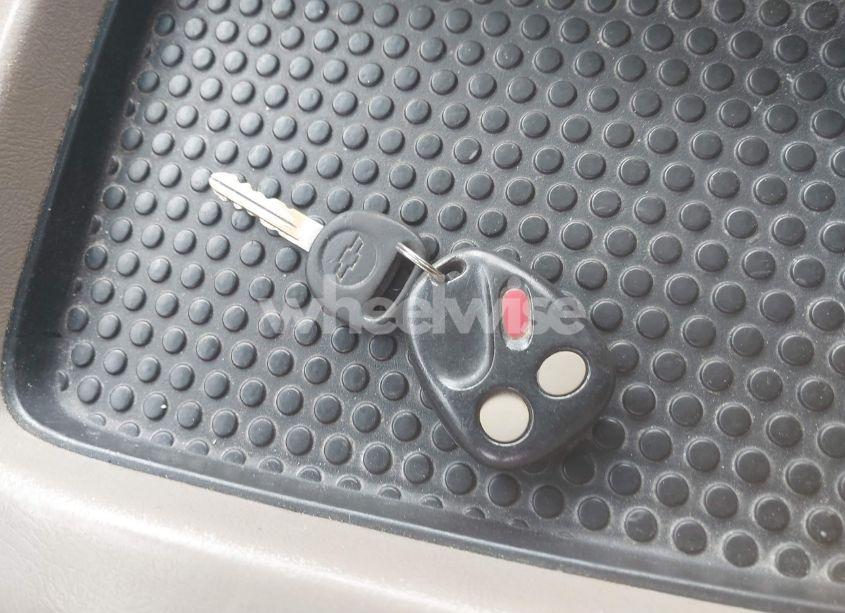 Photo 11 of 2004 Chevrolet Suburban 1500 LT (VIN 1GNEC16Z14J224460)