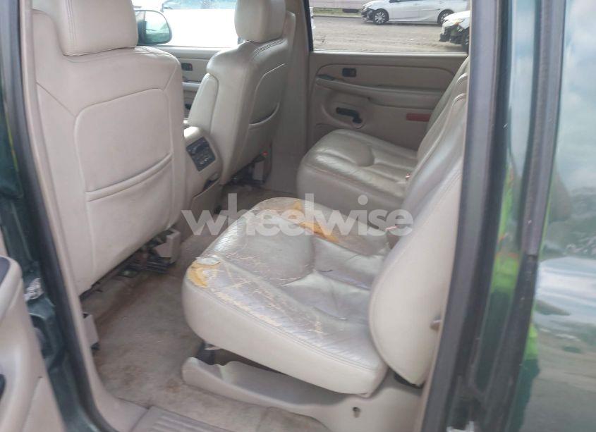 Photo 8 of 2004 Chevrolet Suburban 1500 LT (VIN 1GNEC16Z14J224460)