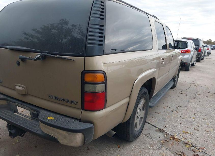 Photo 4 of 2005 Chevrolet Suburban 1500 LT (VIN 1GNEC16Z15J103865)