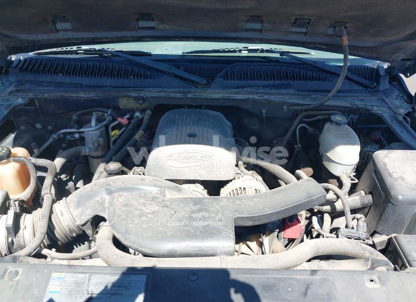 Photo 10 of 2005 Chevrolet Suburban 1500 LS (VIN 1GNEC16Z15J211046)