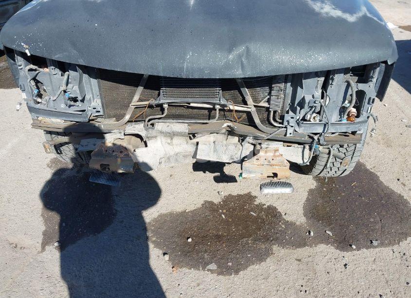 Photo 6 of 2003 Chevrolet Suburban 1500 LT (VIN 1GNEC16Z23J324940)