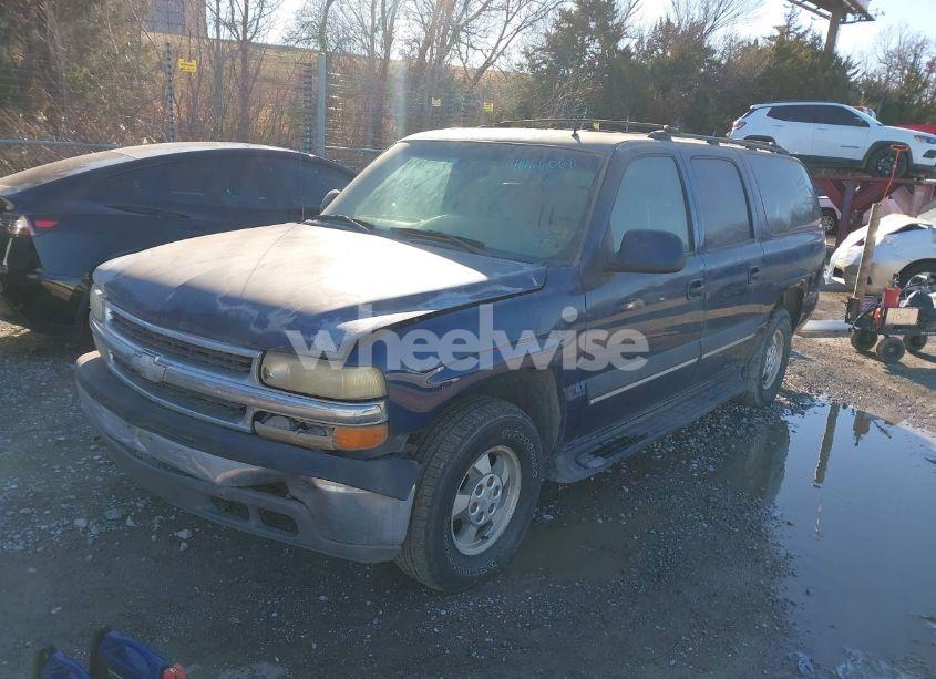 Photo 2 of 2002 Chevrolet Suburban 1500 LT (VIN 1GNEC16Z32J237983)