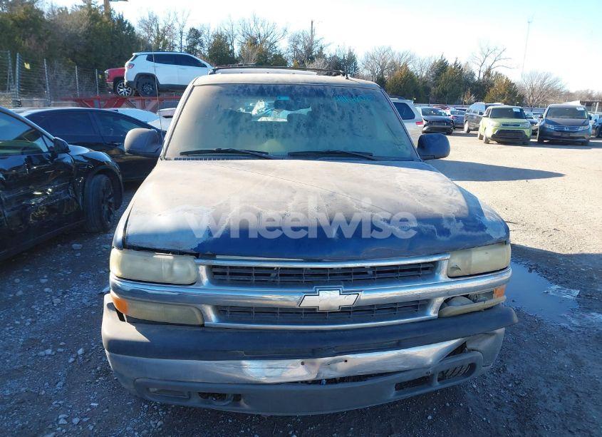 Photo 6 of 2002 Chevrolet Suburban 1500 LT (VIN 1GNEC16Z32J237983)