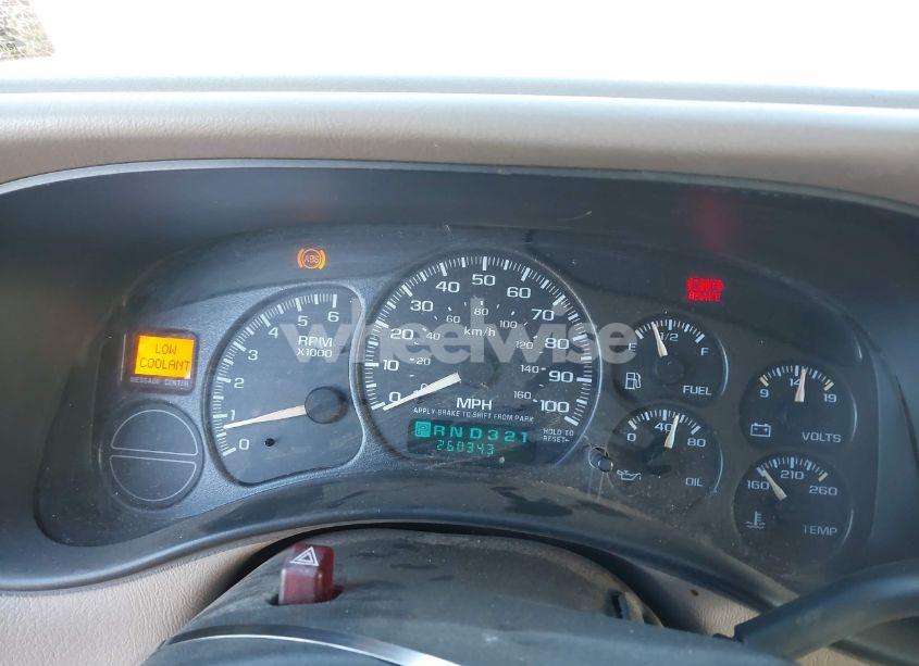 Photo 7 of 2002 Chevrolet Suburban 1500 LT (VIN 1GNEC16Z32J237983)