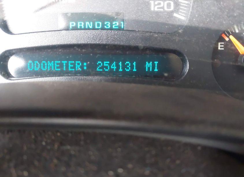 Photo 16 of 2004 Chevrolet Suburban 1500 LS (VIN 1GNEC16Z34J133058)