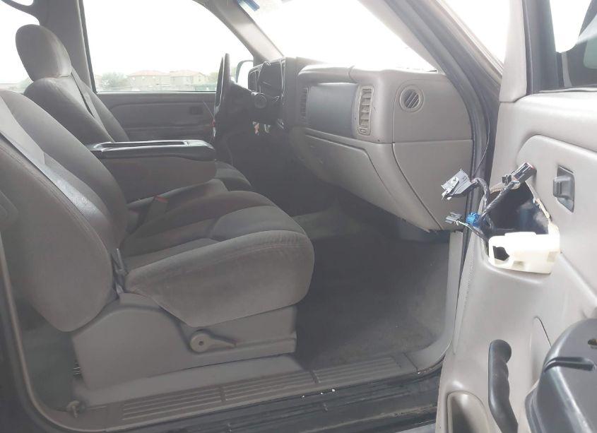 Photo 5 of 2004 Chevrolet Suburban 1500 LS (VIN 1GNEC16Z34J133058)