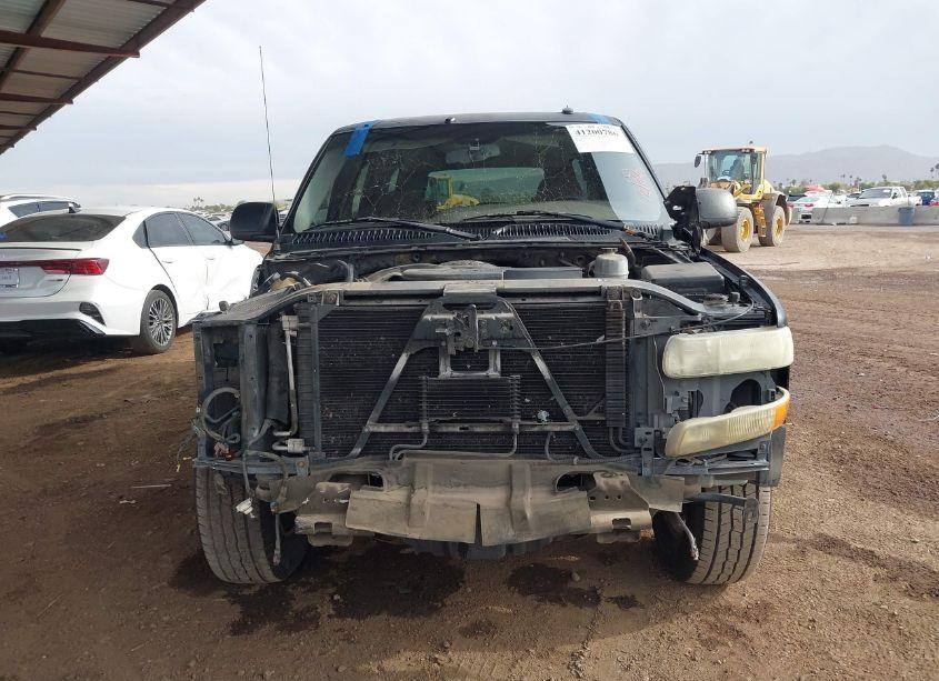 Photo 6 of 2004 Chevrolet Suburban 1500 LS (VIN 1GNEC16Z34J133058)