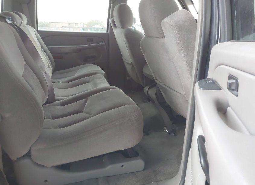 Photo 8 of 2004 Chevrolet Suburban 1500 LS (VIN 1GNEC16Z34J133058)