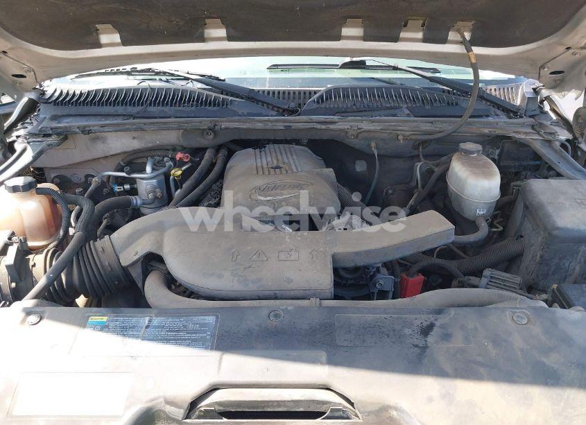 Photo 10 of 2005 Chevrolet Suburban 1500 LT (VIN 1GNEC16Z35J118674)