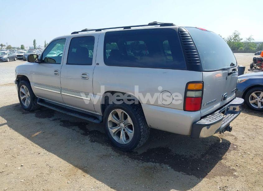Photo 3 of 2005 Chevrolet Suburban 1500 LT (VIN 1GNEC16Z35J118674)