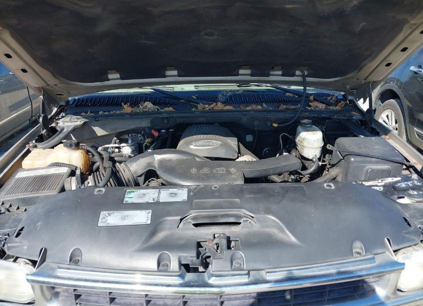 Photo 10 of 2005 Chevrolet Suburban 1500 LT (VIN 1GNEC16Z35R220607)