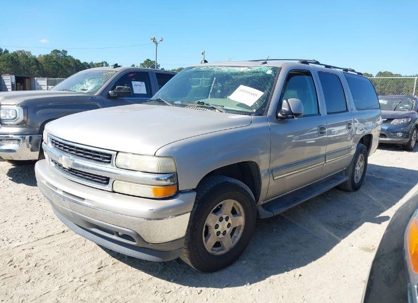 Photo 2 of 2005 Chevrolet Suburban 1500 LT (VIN 1GNEC16Z35R220607)