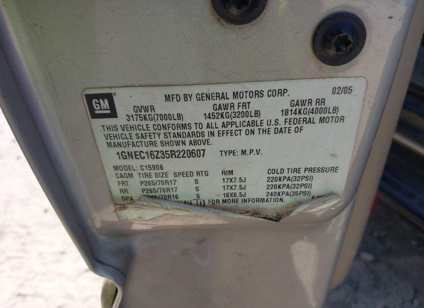 Photo 9 of 2005 Chevrolet Suburban 1500 LT (VIN 1GNEC16Z35R220607)