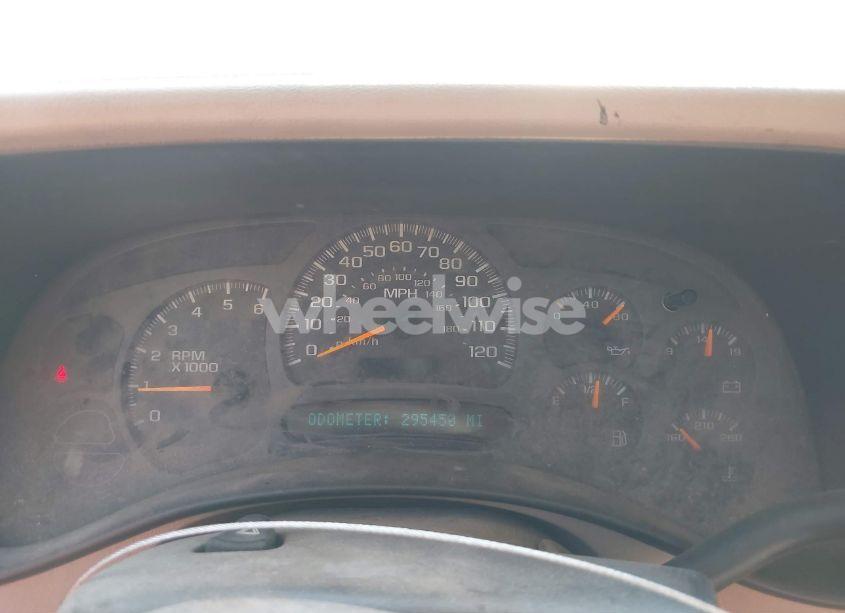 Photo 7 of 2003 Chevrolet Suburban 1500 LS (VIN 1GNEC16Z43J167217)