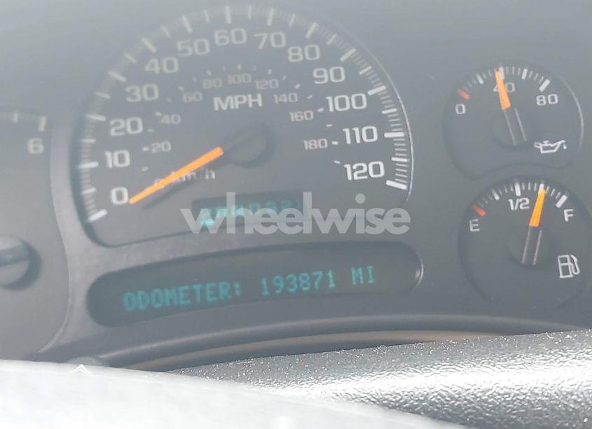 Photo 15 of 2005 Chevrolet Suburban 1500 LT (VIN 1GNEC16Z45J151618)