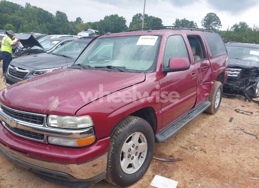 Photo 2 of 2005 Chevrolet Suburban 1500 LT (VIN 1GNEC16Z45J151618)