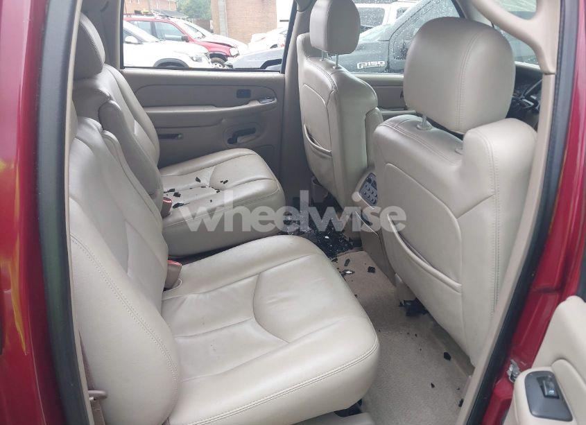 Photo 8 of 2005 Chevrolet Suburban 1500 LT (VIN 1GNEC16Z45J151618)