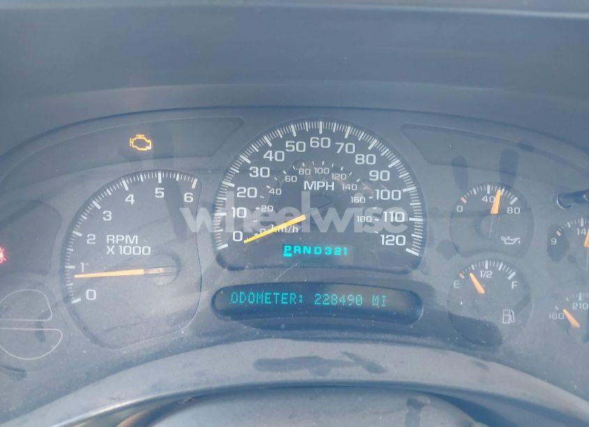 Photo 7 of 2005 Chevrolet Suburban 1500 LS (VIN 1GNEC16Z45R185401)