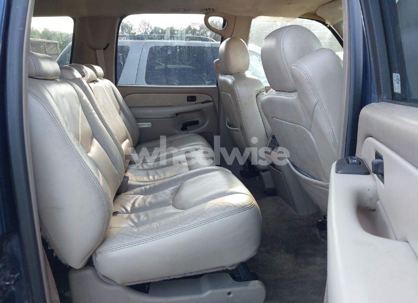 Photo 8 of 2003 Chevrolet Suburban 1500 LT (VIN 1GNEC16Z53J158283)