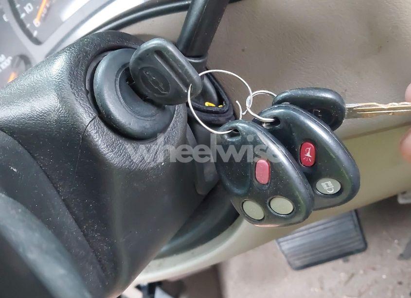 Photo 11 of 2004 Chevrolet Suburban 1500 LT (VIN 1GNEC16Z54J207144)