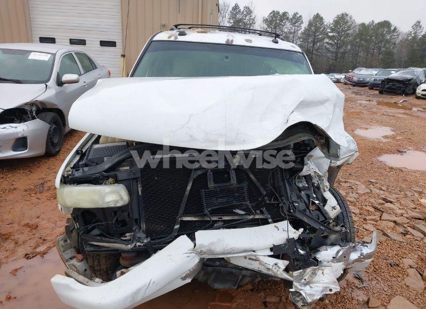 Photo 12 of 2004 Chevrolet Suburban 1500 LT (VIN 1GNEC16Z54J207144)