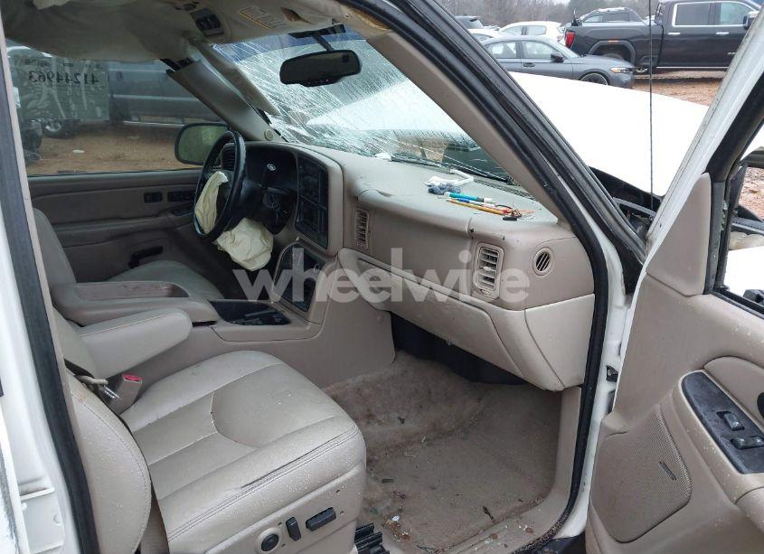 Photo 5 of 2004 Chevrolet Suburban 1500 LT (VIN 1GNEC16Z54J207144)