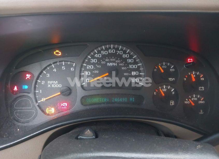 Photo 7 of 2004 Chevrolet Suburban 1500 LT (VIN 1GNEC16Z54J207144)