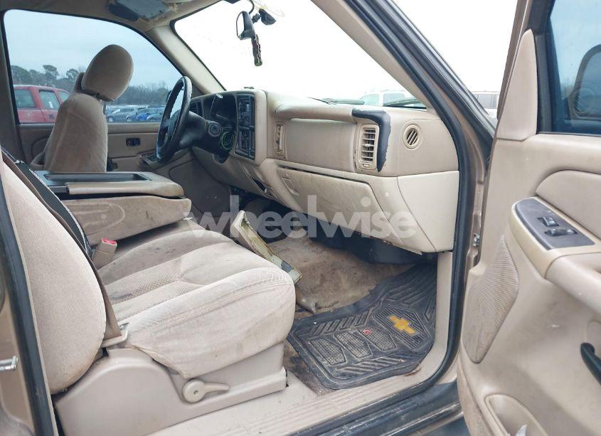 Photo 5 of 2004 Chevrolet Suburban 1500 LS (VIN 1GNEC16Z54J210013)